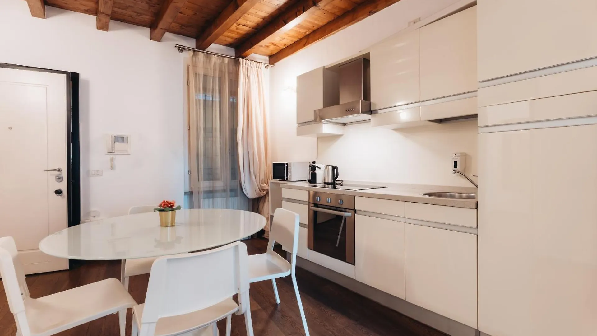 Charming Milan Apartments Brera - Madonnina