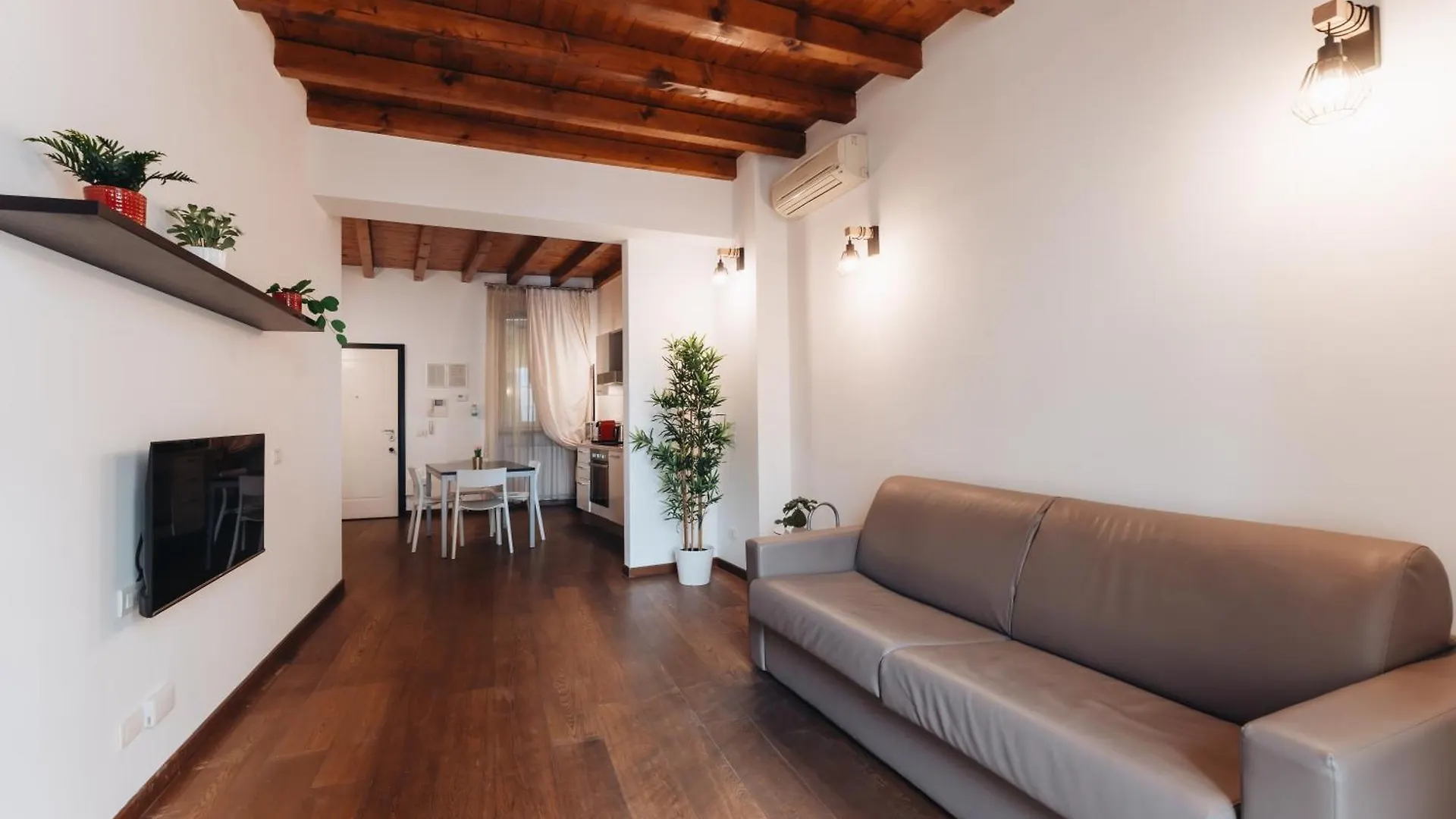 Charming Milan Apartments Brera - Madonnina