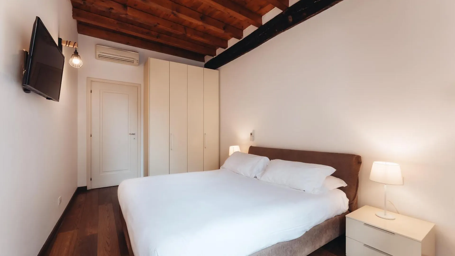 Charming Milan Apartments Brera - Madonnina
