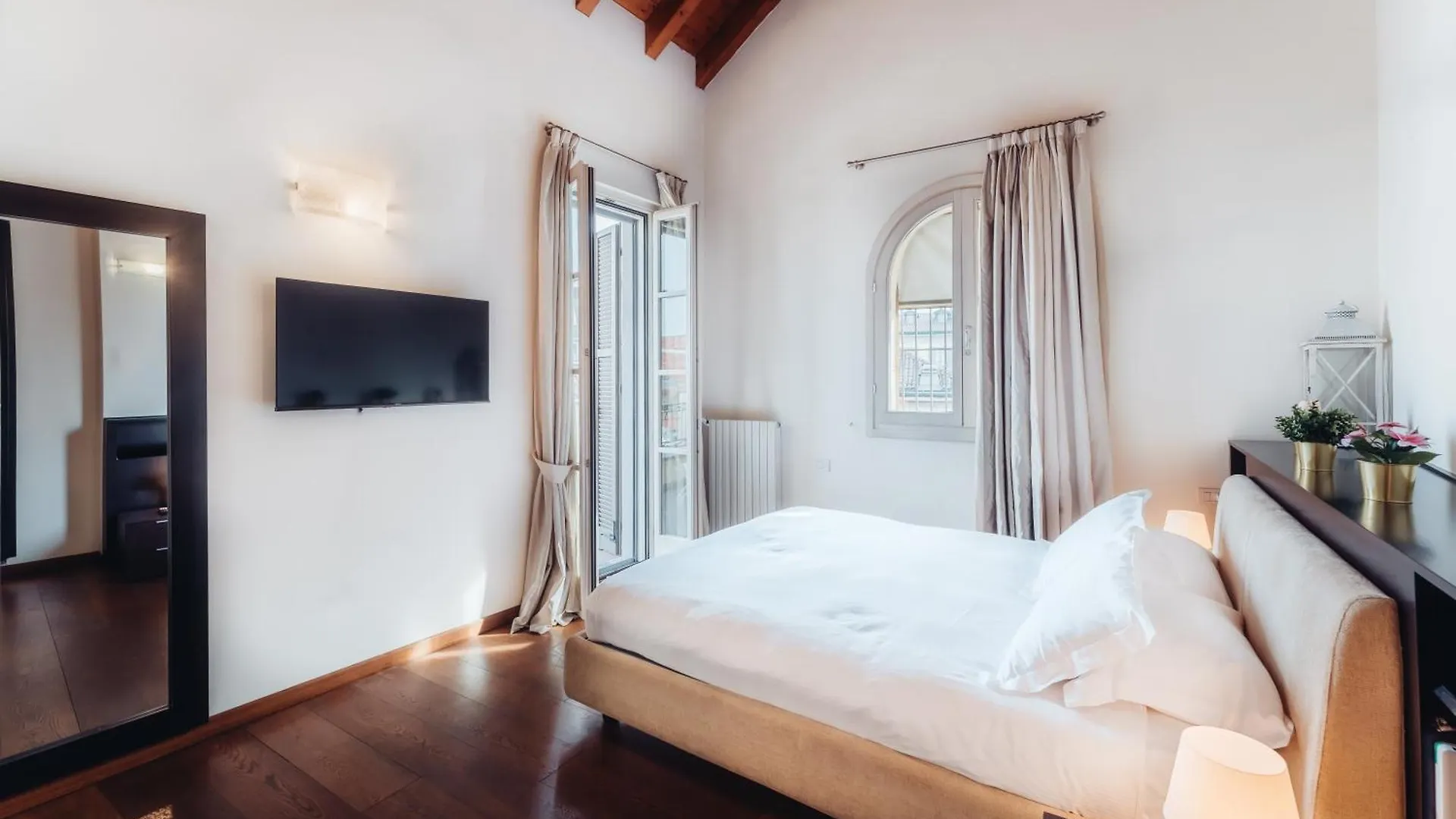 Charming Milan Apartments Brera - Madonnina