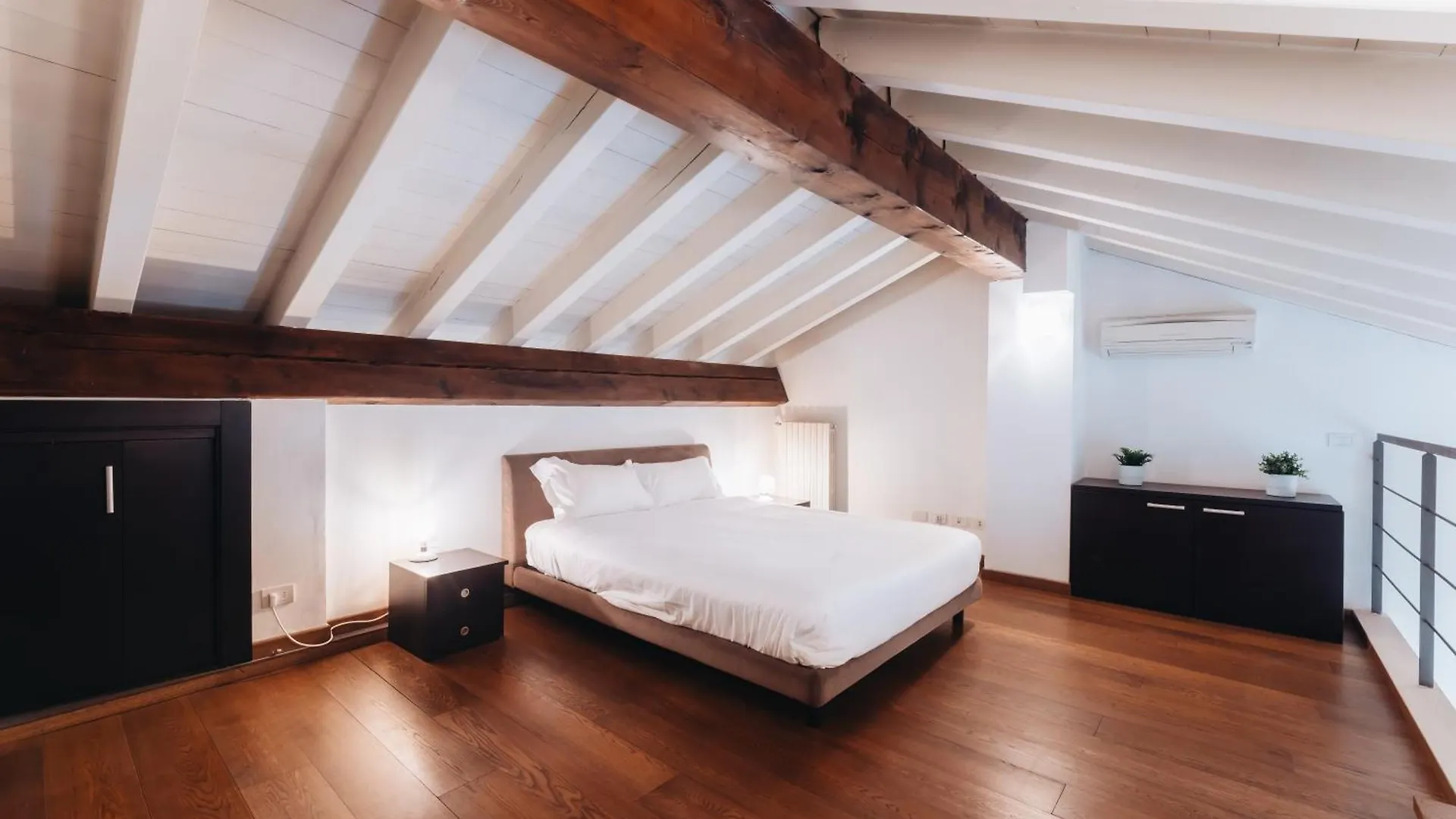 Charming Milan Apartments Brera - Madonnina Italy